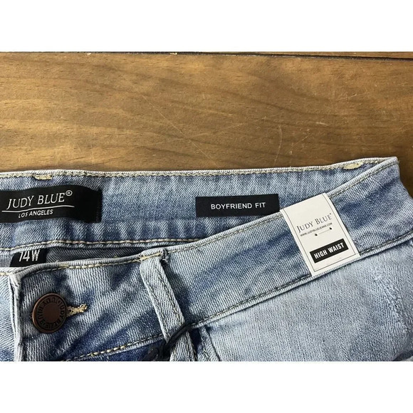 Judy Blue Boyfriend Fit High Waist Destroyed Light Wash Denim Size 14W JB82281 - Picture 7 of 14